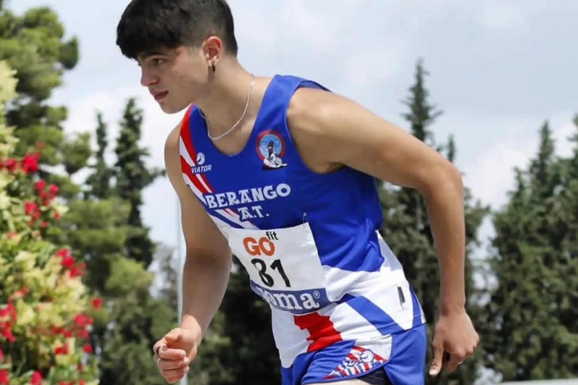 Markel Fernández Soto - Corriendo camiseta Berango Atletismo Taldea